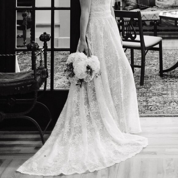 AW Bridal Calla Wedding Dress - Lace, Ivory, Train, Short Sleeves, Fitted Waist - Picture 8 of 9